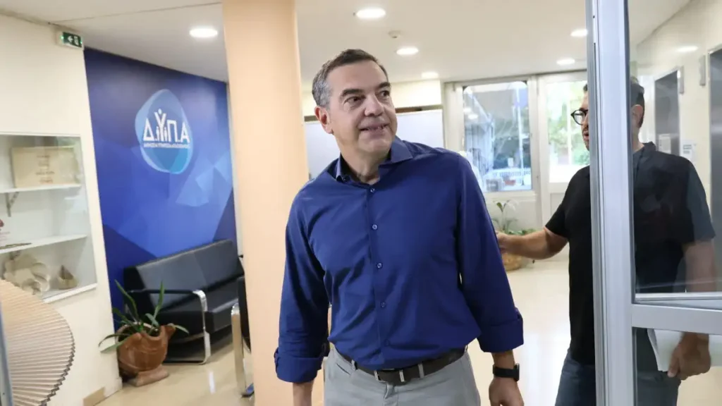 Αλέξης Τσίπρας στο Marianne: Έχουμε βουλγαρικούς μισθούς, γαλλικές τιμές και κινεζικές συνθήκες εργασίας