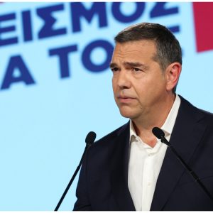 Τσίπρας: «Πατριωτική εισφορά» 1%, ΦΠΑ στο 6%, κατώτατος μισθός 1.000 ευρώ και κατάργηση Πανελλαδικών Εξετάσεων