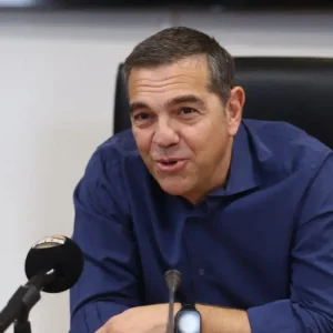 Συγχαρητήρια επιστολή Τσίπρα στην Ελίφ Εράλπ για τη νίκη του Die Linke στο Βερολίνο: «Υπάρχει και άλλος δρόμος απέναντι στην άνοδο της Ακροδεξιάς»