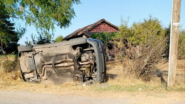 Αυτοκίνητο με τέσσερις κοπέλες ανετράπη στο δρόμο Τρίκαλων - Καρυών