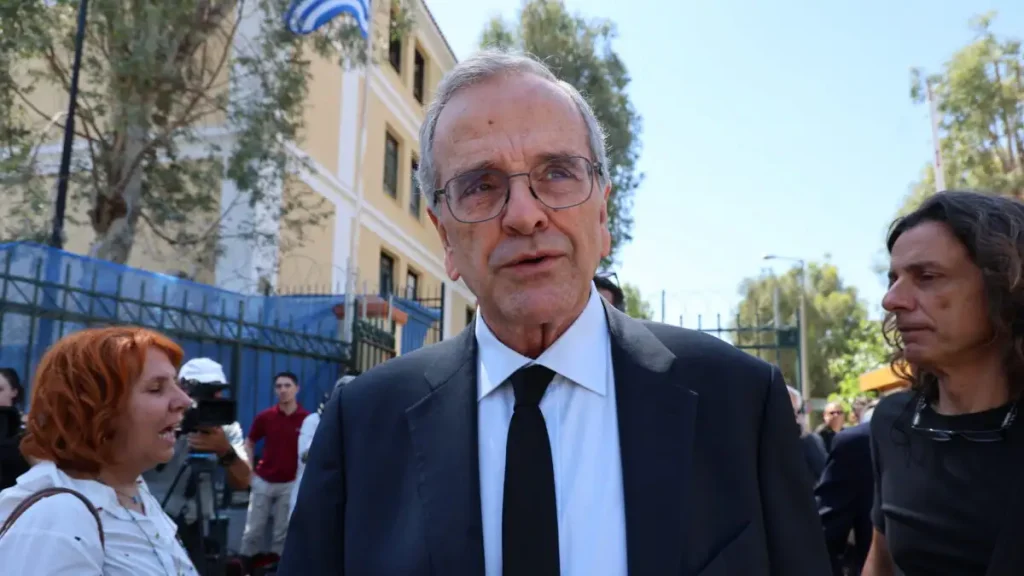 Αντώνης Σαμαράς: «Καταγάλανα» τα ψηφοδέλτιά του – Ντινόπουλος, Σαλμάς, Παναγιωτόπουλος και Τζαβάρας στο υπό ίδρυση κόμμα