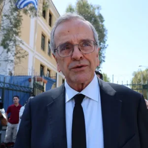 Αντώνης Σαμαράς: «Καταγάλανα» τα ψηφοδέλτιά του – Ντινόπουλος, Σαλμάς, Παναγιωτόπουλος και Τζαβάρας στο υπό ίδρυση κόμμα