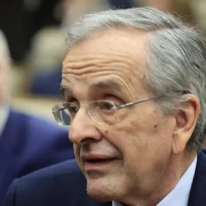 Σαμαράς σε Μητσοτάκη: Να ανησυχείς για τη δική σου υστεροφημία – Είσαι ο πρωθυπουργός της ακρίβειας, της αλαζονείας, το ΟΠΕΚΕΠΕ, του “Φραπέ” και του Χασάπη