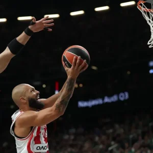 Ζαλγκίρις Κάουνας – Ολυμπιακός 91-93: Τρεις ερυθρόλευκοι «δαίμονες» έφεραν το νέο «διπλό» των Πειραιωτών στη Euroleague