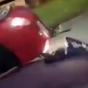 Σοκαριστικό τροχαίο στο Μπέρμιγχαμ – Μεθυσμένη οδηγός κάνει όπισθεν με τέρμα γκάζι χτυπώντας άλλο αυτοκίνητο