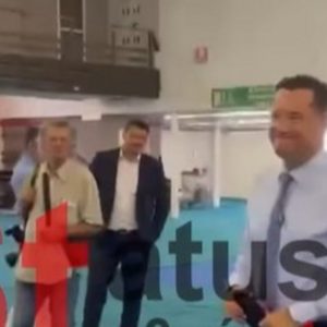 Γεωργιάδης και Παπαθανάσης έπαιξαν πινγκ πονγκ στη ΔΕΘ -Δείτε βίντεο