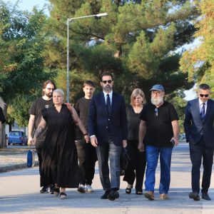 Λύγισε η μητέρα της Κλαούντια Λάτα στη δίκη για τα Τέμπη: «Η κόρη μου πέθανε αβοήθητη μέσα σε ένα βαγόνι»