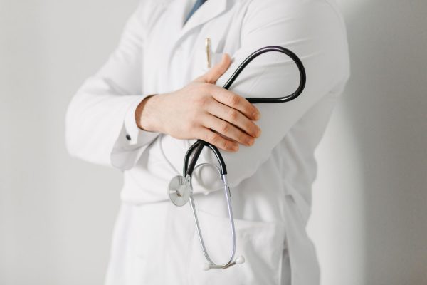 ΙΣΑ: Ζητά την ενίσχυση των ελέγχων στον χώρο της υγείας, θέσπιση αυστηρότερου θεσμικού πλαισίου για τις υπηρεσίες μακροζωίας