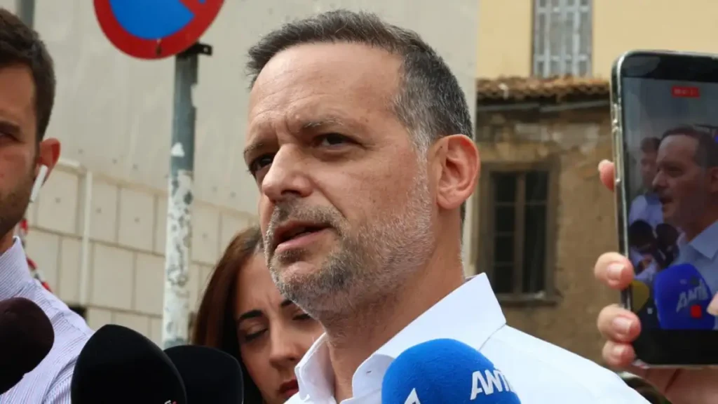 «Ενδεχομένως να οφείλεται σε διαρροή αερίου η έκρηξη στο κτίριο που κατέρρευσε στην Πλάκα»