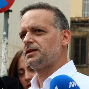 «Ενδεχομένως να οφείλεται σε διαρροή αερίου η έκρηξη στο κτίριο που κατέρρευσε στην Πλάκα»