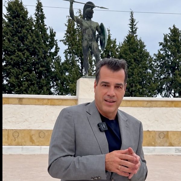 Ο Θάνος Πλεύρης ήρθε στις Θερμοπύλες και γύρισε βίντεο για το κλείσιμο της Δομής που έγινε σε λάθος σημείο - Δείτε τι είπε