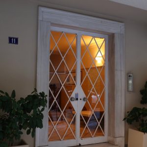 Κατεπείγουσα έρευνα της Εισαγγελίας για τους ελέγχους του ΙΣΑ στο ιατρείο του Κολωνακίου