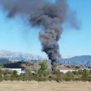 Φωτιά σε εργοστάσιο ανακύκλωσης οχημάτων στα Ιωάννινα -Ένας τραυματίας
