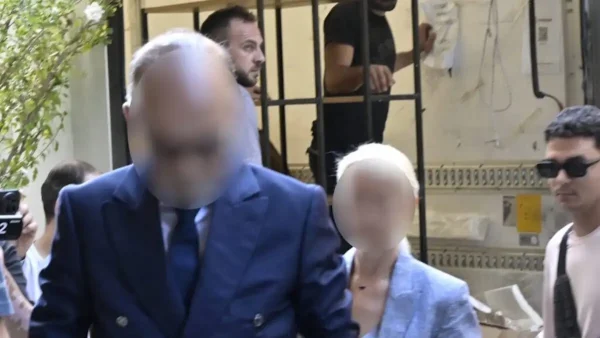 Θάνατος Γιώργου Μαζωνάκη: Απομονωμένη η γιατρός, κρατείται στο χώρο της Μουρτζούκου στις φυλακές Κορυδαλλού – Στην VIP πτέρυγα ο σύζυγός της