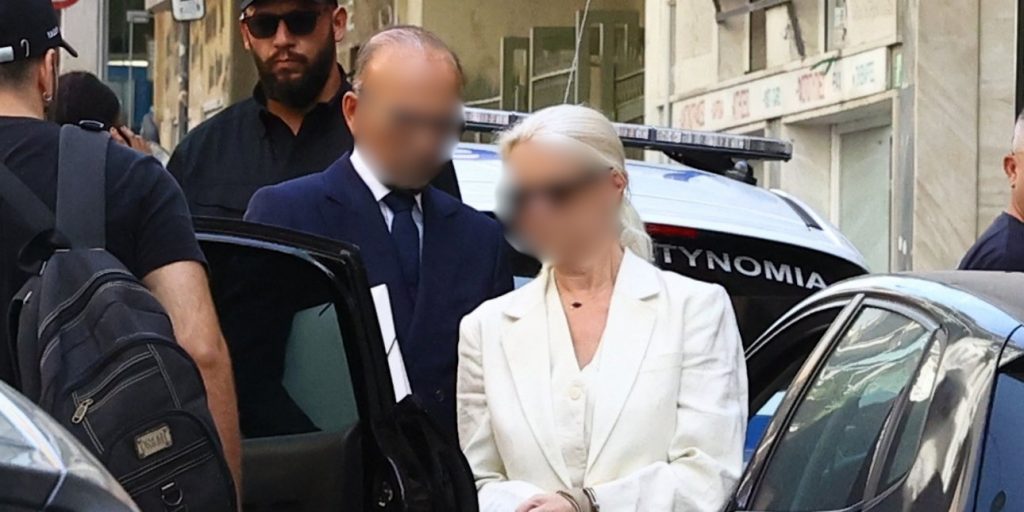 Οι κρατούμενες «δεν θέλουν ούτε να τη βλέπουν» τη γιατρό -Ο σύζυγος διαχωρίζει τη θέση του από εκείνη και προκαλεί με ατάκα του για τον Μαζωνάκη