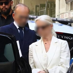 Οι κρατούμενες «δεν θέλουν ούτε να τη βλέπουν» τη γιατρό -Ο σύζυγος διαχωρίζει τη θέση του από εκείνη και προκαλεί με ατάκα του για τον Μαζωνάκη