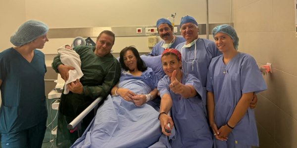 Γεννήθηκε παιδί στην Αθήνα από έμβρυο που είχε κρυοσυντηρηθεί πριν από 22 χρόνια, χρόνο ρεκόρ -Μία βαθιά συγκινητική ιστορία