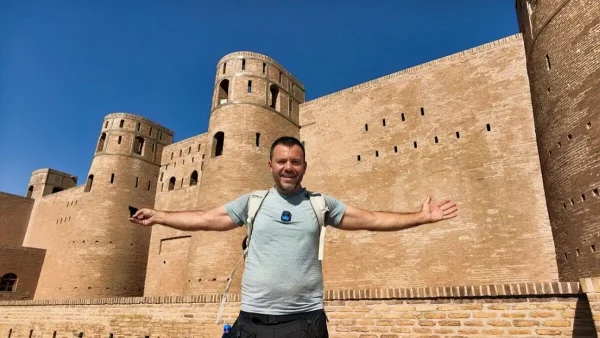 Ο Ευτύχης Μπλέτσας επιστρέφει με το «Happy Traveller» στον ΣΚΑΪ για 12η σεζόν