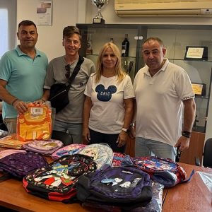 Σχολικές τσάντες στα πρωτάκια και τα προνήπια από την ΕΑΣΥ Φθιώτιδας