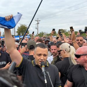 Δομοκός: Αποφυλακίστηκε ο Ηλίας Κασιδιάρης - Οι πρώτες δηλώσεις για το «εθνικό κόμμα» που ετοιμάζει (Βίντεο)