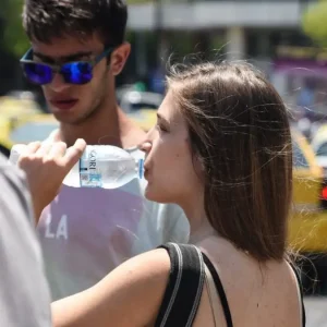 Αφυδάτωση: Τι συμβαίνει στην κυκλοφορία του αίματος όταν χάνουμε πολλά υγρά και πώς θα την αποφύγουμε