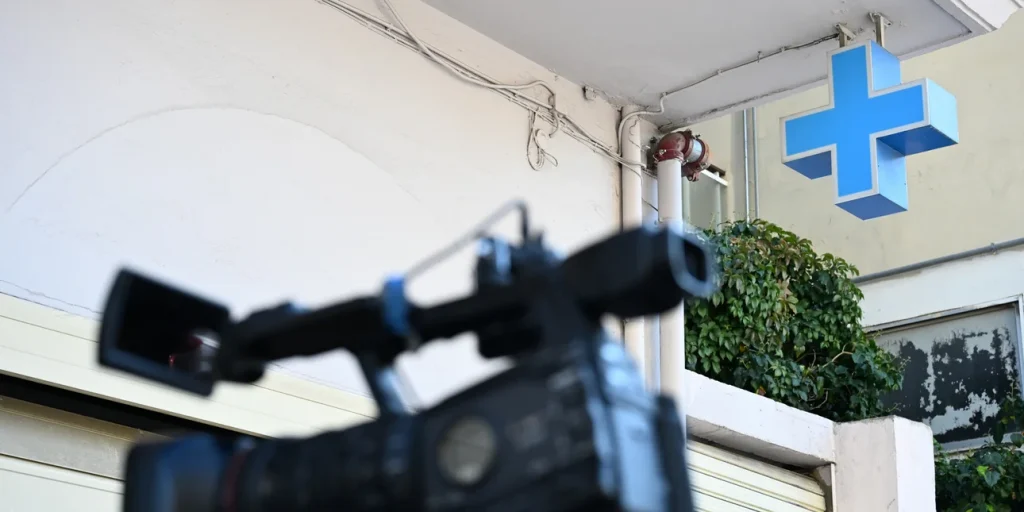 «Δεν της έδιναν νερό, δεν την τάιζαν»: Συγκλονίζουν νέες καταγγελίες για την κλινική στη Θεσσαλονίκη όπου πραγματοποιούνταν παράνομα χημειοθεραπείες