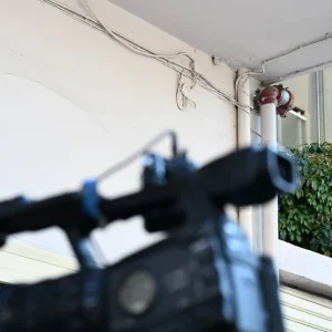 «Δεν της έδιναν νερό, δεν την τάιζαν»: Συγκλονίζουν νέες καταγγελίες για την κλινική στη Θεσσαλονίκη όπου πραγματοποιούνταν παράνομα χημειοθεραπείες