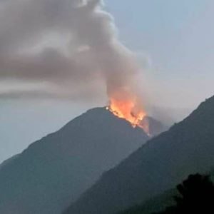Συνεχίζει να καίει η φωτιά στην Τραπεζίτσα Κόνιτσας - Ενισχύθηκαν οι πυροσβεστικές δυνάμεις