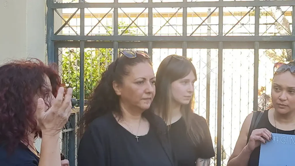 Κυριακή Γρίβα: «Η δικαιοσύνη κάνει βήματα αλήθειας και απόδοσης ευθυνών» λέει η οικογένεια για την παραπομπή των αστυνομικών