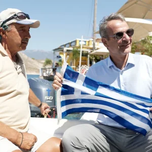 Μητσοτάκης από Καστελλόριζο: «Κλείνουμε όλα τα ανοιχτά μέτωπα στην επόμενη τετραετία» - 37 έργα υποδομών, σπίτια σε γιατρούς, εκπαιδευτικούς, κίνητρα για εγκατάσταση
