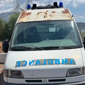 Μάνη: Ασθενοφόρο του 1996 με σχεδόν 1 εκατομμύριο χιλιόμετρα – Αντιδράσεις των κατοίκων