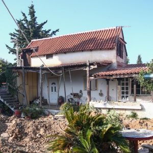 «Δεν θυμάμαι πού την έβαλα, είναι προσωπικά θέματα αυτά» λέει η 68χρονη από τον Μαραθώνα που είπε ότι έθαψε τη μητέρα της για να παίρνει τη σύνταξη