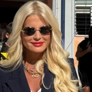 «Δε μετανιώνω»: Η Μαρίνα Σταυράκη απαντά πρώτη φορά για το «πού πας βρε κακομοίρη» στον Γιώργο Πατούλη