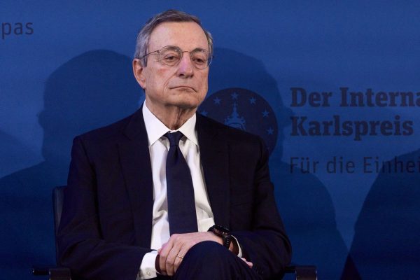 Αιχμές Ντράγκι κατά ΕΕ για την «αργή» ενσωμάτωση της ΑΙ – Το παράδειγμα των ΗΠΑ και η πιθανή λύση