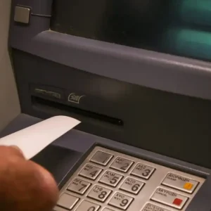 Μητσοτάκης για κατώτατο μισθό: Πάνω από 950 ευρώ το 2027 – Στόχος τα 1.000 ευρώ τον Ιανουάριο του 2028