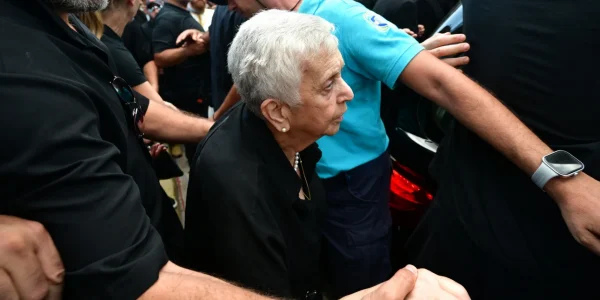 «Ζητώ δικαιοσύνη για τη μνήμη του παιδιού μου» λέει η μητέρα του Γιώργου Μαζωνάκη