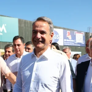 Στα εγκαίνια της 90ής ΔΕΘ ο Κυριάκος Μητσοτάκης: Παρέστη στον αγιασμό, ξεναγείται στα περίπτερα, δείτε εικόνες και βίντεο