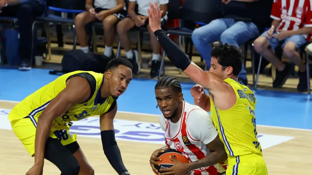 Ολυμπιακός – Μάκαμπι Τελ Αβίβ 77-72: Με κορυφαίους τους Ντόρσεϊ και Εντιάι κατέκτησαν το τουρνουά της Κύπρου οι Πειραιώτες