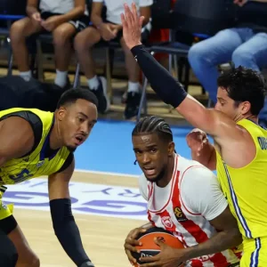 Ολυμπιακός – Μάκαμπι Τελ Αβίβ 77-72: Με κορυφαίους τους Ντόρσεϊ και Εντιάι κατέκτησαν το τουρνουά της Κύπρου οι Πειραιώτες