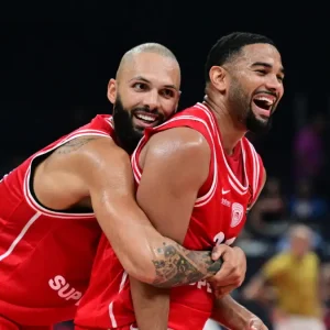 Ολυμπιακός – Φενερμπαχτσέ 92-90: Θρυλική ανατροπή και πρόκριση στον τελικό του Super Cup της Euroleague