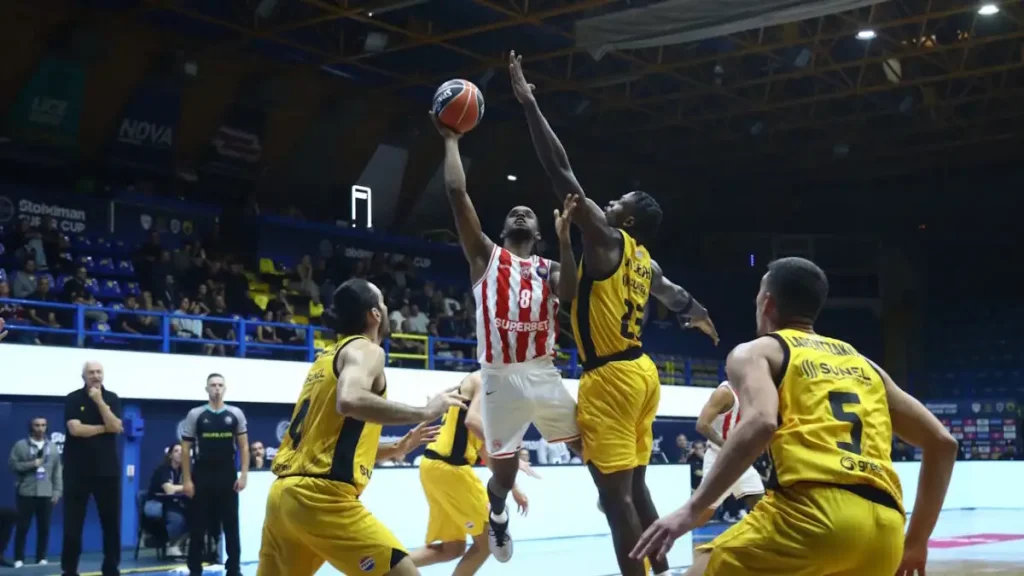 Ολυμπιακός – ΑΕΚ 93-80: Ερυθρόλευκη πρόκριση με Μοντέρο και Χολ στον τελικό του Super Cup στο μπάσκετ