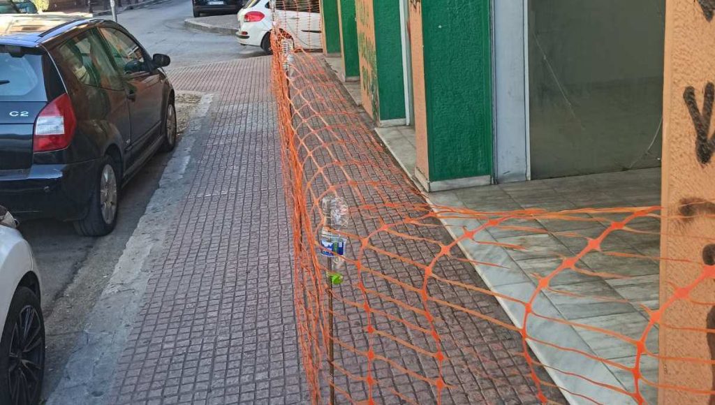Άμεση αντίδραση από το Δήμο Λαμιέων για το επικίνδυνο πεζοδρόμιο στην οδό Σατωβριάνδου