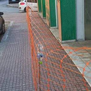 Άμεση αντίδραση από το Δήμο Λαμιέων για το επικίνδυνο πεζοδρόμιο στην οδό Σατωβριάνδου