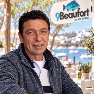 Από τη Μακρακώμη στην Πάρο: Η ξεχωριστή ιστορία ζωής του Γιώργου Φασιανού (ΒΙΝΤΕΟ)