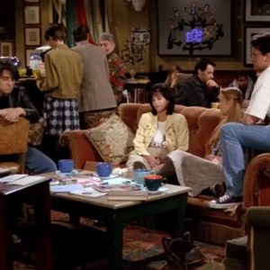 32 χρόνια Φιλαράκια: 6 fun facts που ίσως να μην θυμάσαι - Από τον Μπρους Γουίλις και το στοίχημα μέχρι την Τζούλια Ρόμπερτς και την εργασία Κβαντικής Φυσικής