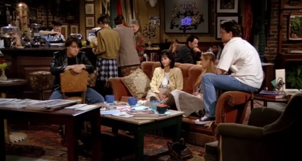 32 χρόνια Φιλαράκια: 6 fun facts που ίσως να μην θυμάσαι - Από τον Μπρους Γουίλις και το στοίχημα μέχρι την Τζούλια Ρόμπερτς και την εργασία Κβαντικής Φυσικής