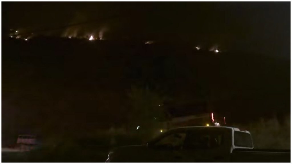Φλώρινα: Μαίνεται η πυρκαγιά στην Κρυσταλλοπηγή - Ολονύχτια μάχη των πυροσβεστών, ενισχύθηκαν οι δυνάμεις
