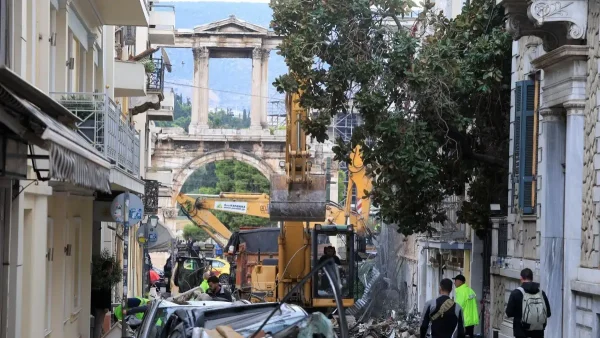 Εντοπίστηκε και δεύτερη σορός γυναίκας στα συντρίμμια του κτηρίου που κατέρρευσε στην Πλάκα