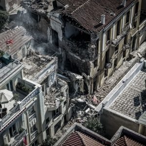 Σοκ με τους 6 νεκρούς από την κατάρρευση του κτιρίου στην Πλάκα -Ψάχνουν πώς έγινε η έκρηξη, όλα τα στοιχεία