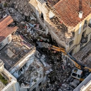 Θρίλερ στην Πλάκα: Βρέθηκε η τσάντα της Αμερικανίδας τουρίστριας - «Από αέριο η έκρηξη, τρομακτική η έντασή της» λέει ο Δούκας